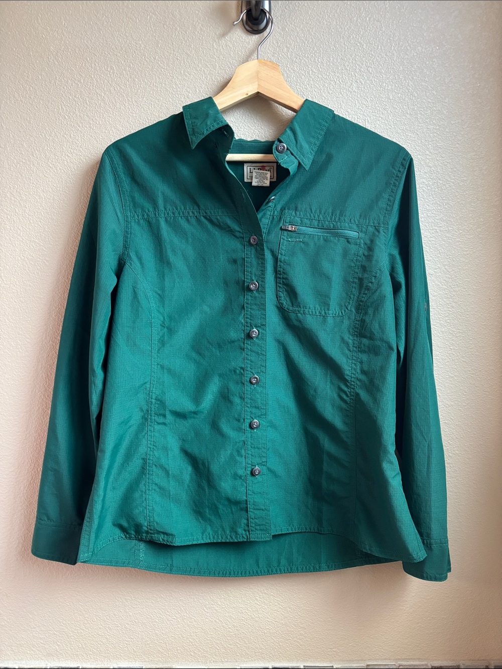 L.L.Bean Women’s Medium Petite Teal Outdoor Button Down Shirt